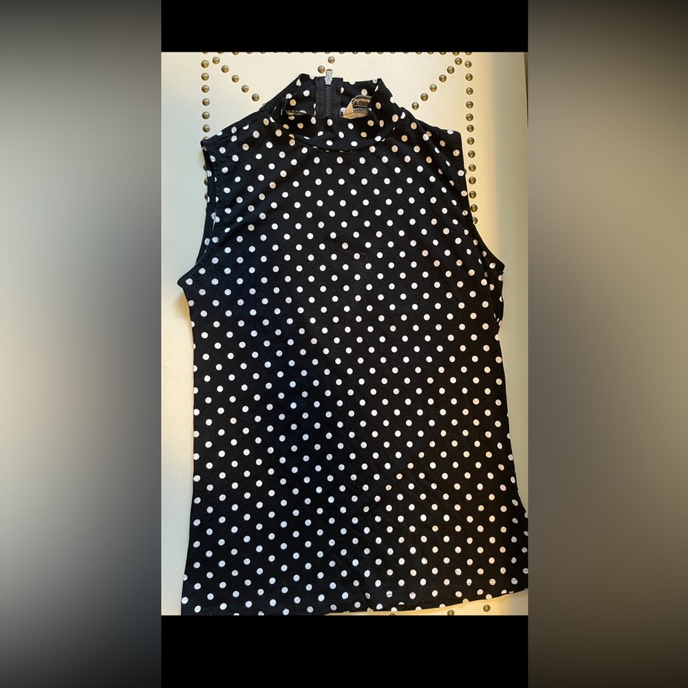 Reitmans Top Size Small Sleeveless stretchy top